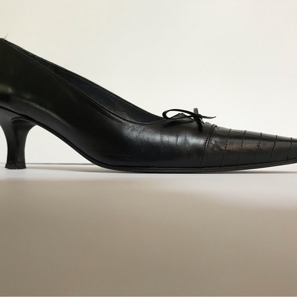 Stuart Weitzman genuine black leather kitten heels 8N excellent condition - Picture 5 of 7